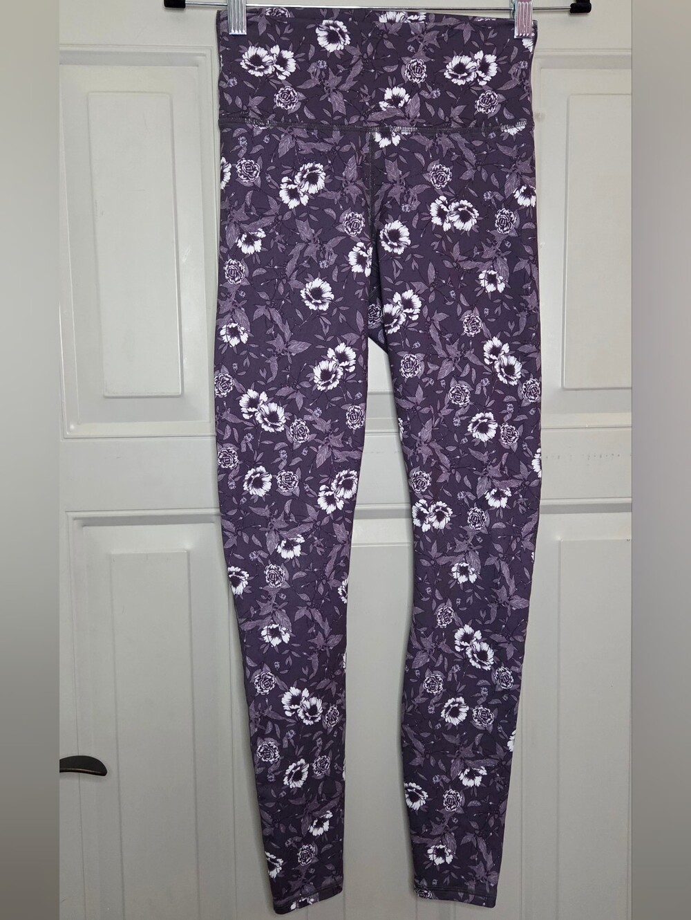 Fabletics - Gray Floral High-Waist Leggings